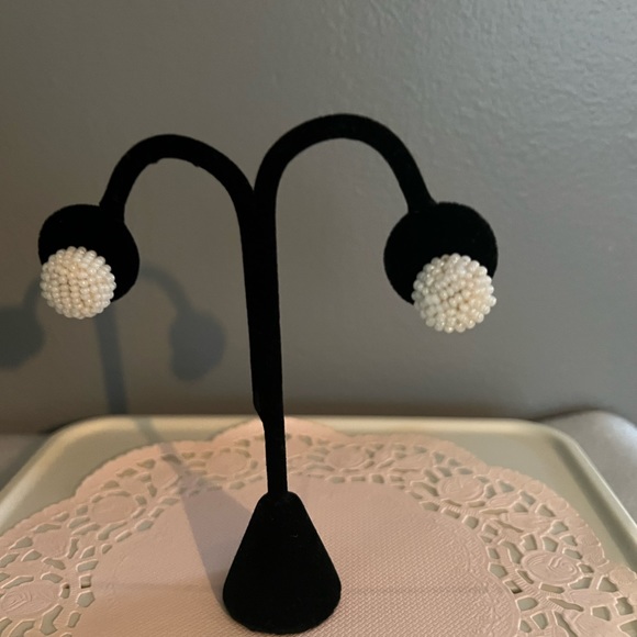 Vintage Clip on Earrings - Picture 3 of 4